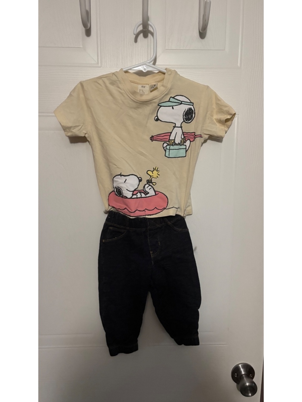 12M outfit Peanuts Snoopy T-Shirt and Black Pants Set